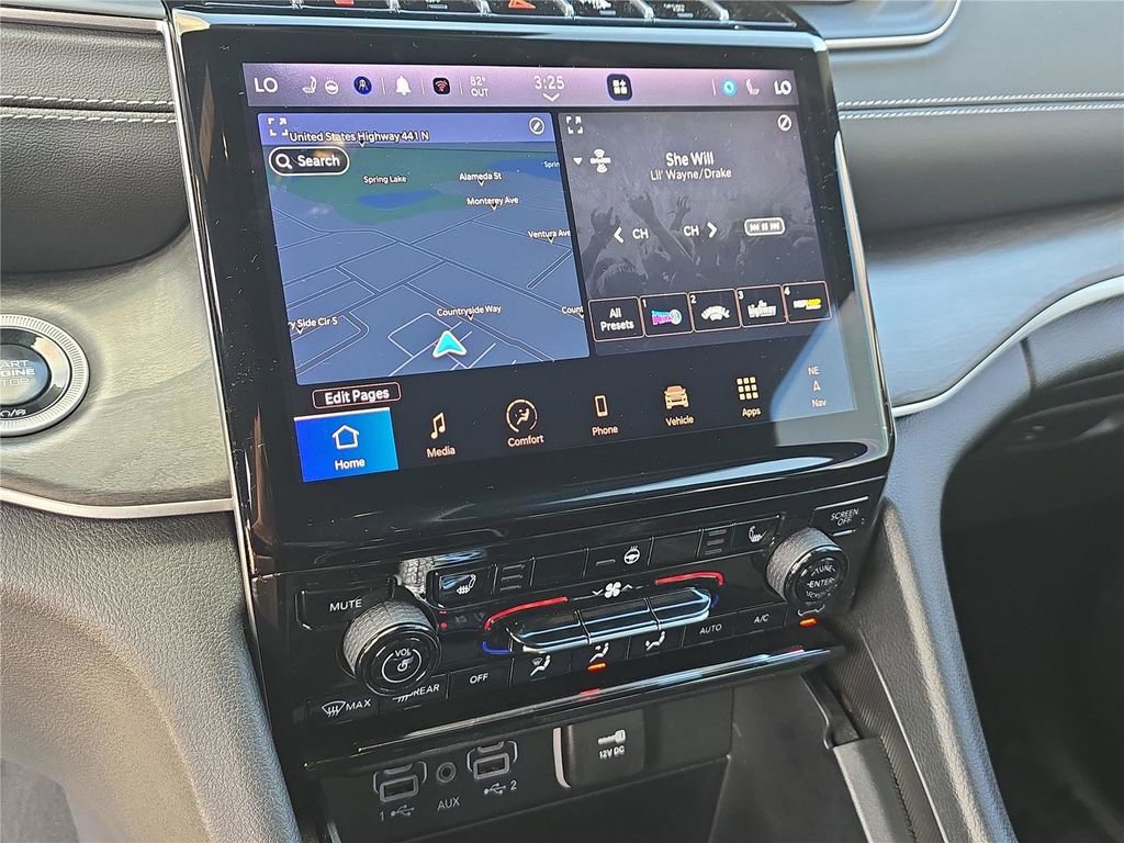 Used 2024 Jeep Grand Cherokee L Limited w/ Black Appearance Package image 20