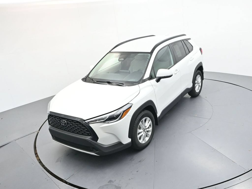Used 2024 Toyota Corolla Cross LE FWD image 19