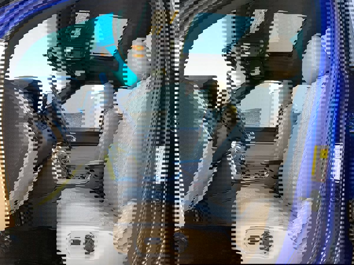 Used 2014 Ford Explorer XLT w/ Equipment Group 201A image 27