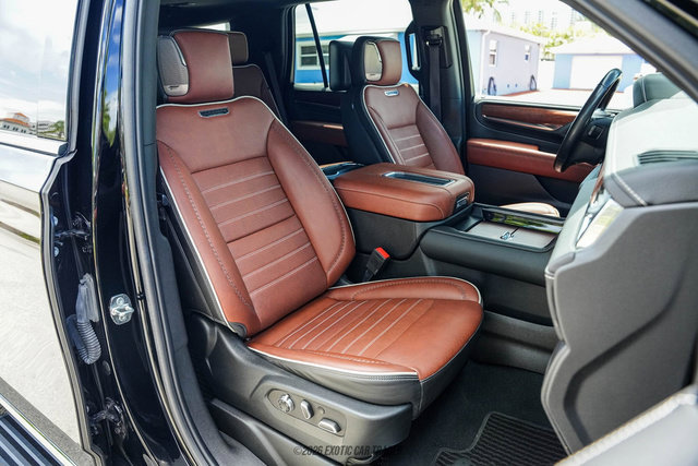 Used 2023 GMC Yukon Denali Ultimate AWD/4WD image 39