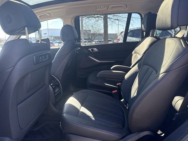Used 2022 BMW X7 xDrive40i w/ Premium Package image 8