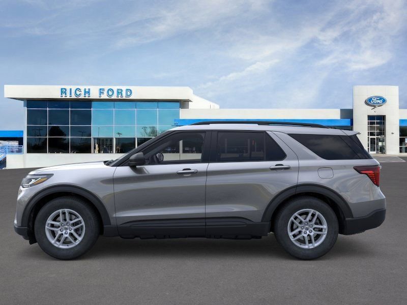 New 2026 Ford Explorer Active RWD image 3