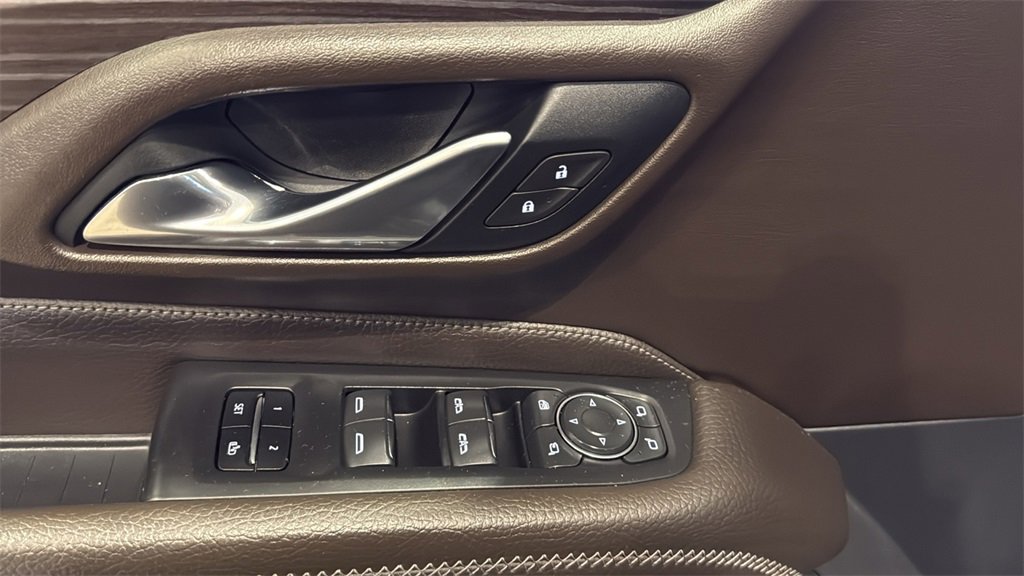 Used 2021 GMC Yukon Denali w/ Denali Premium Package image 23