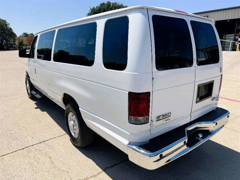Used 2008 Ford E-350 and Econoline 350 XLT RWD image 13