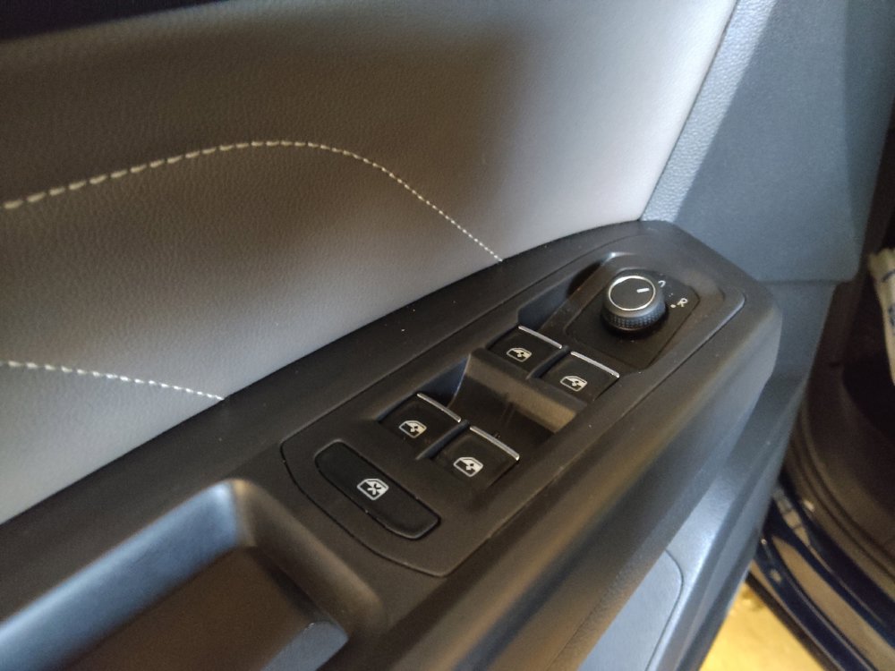 Used 2023 Volkswagen Atlas SE image 27