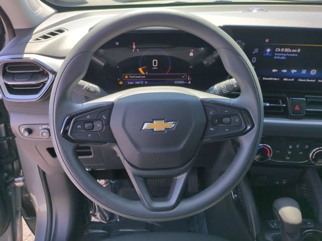 Used 2025 Chevrolet TrailBlazer LT AWD/4WD image 14