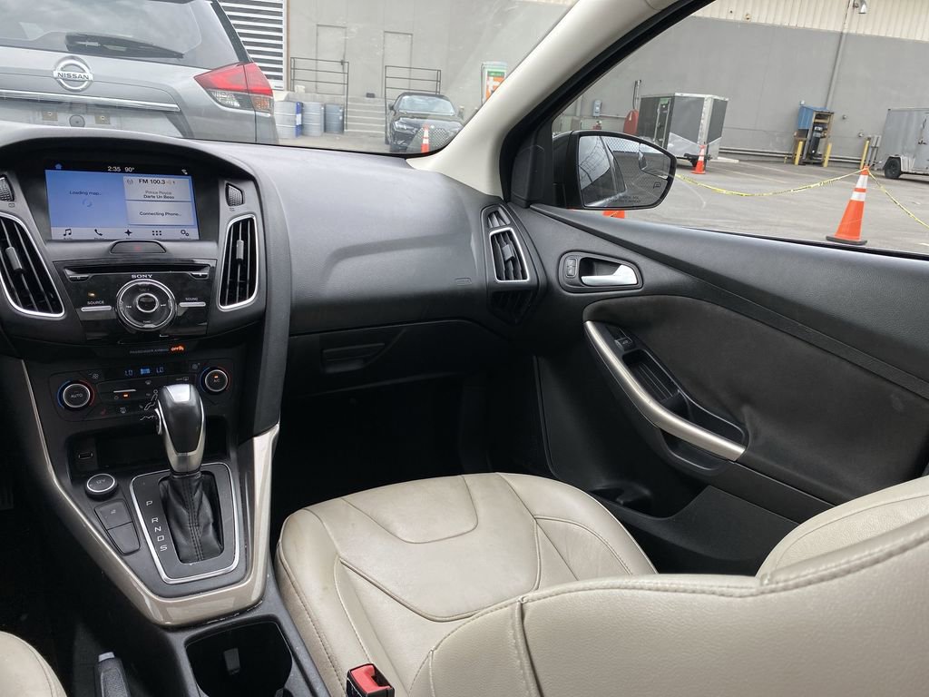 Used 2017 Ford Focus Titanium image 4