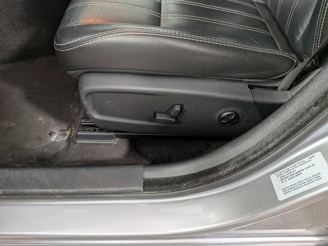 Used 2017 Chrysler 300 S AWD/4WD image 16
