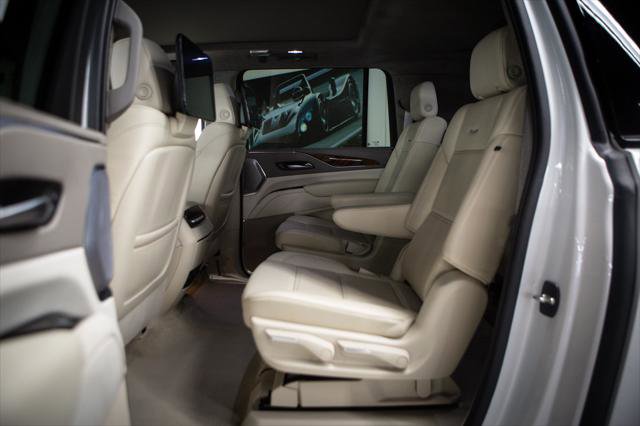 Used 2024 Cadillac Escalade ESV Sport Platinum w/ LPO, ONYX Package AWD/4WD image 42