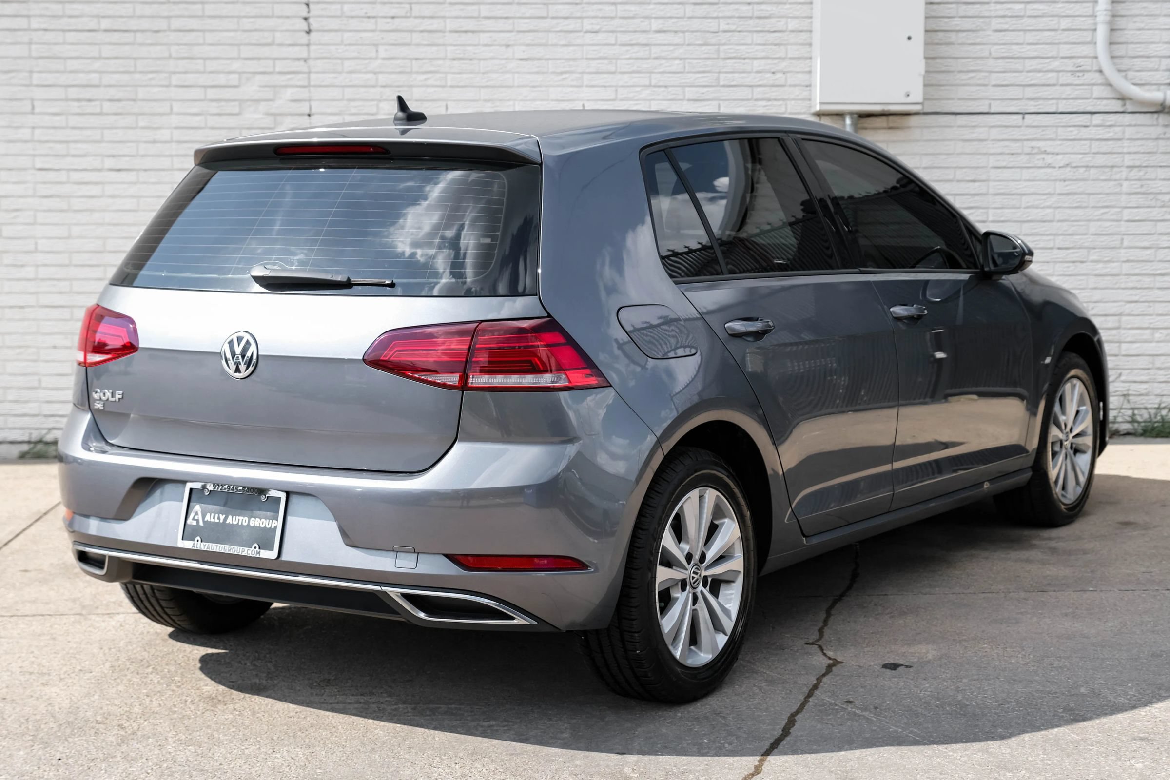 Used 2019 Volkswagen Golf SE FWD image 8