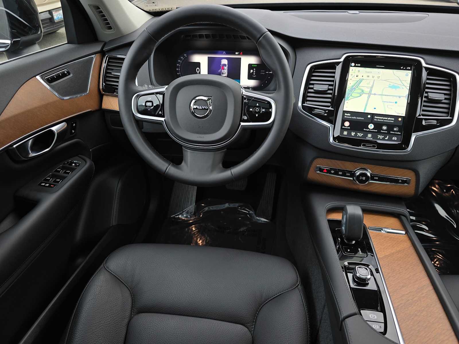 Certified 2025 Volvo XC90 T8 Plus w/ Protection Package Premier AWD/4WD image 19
