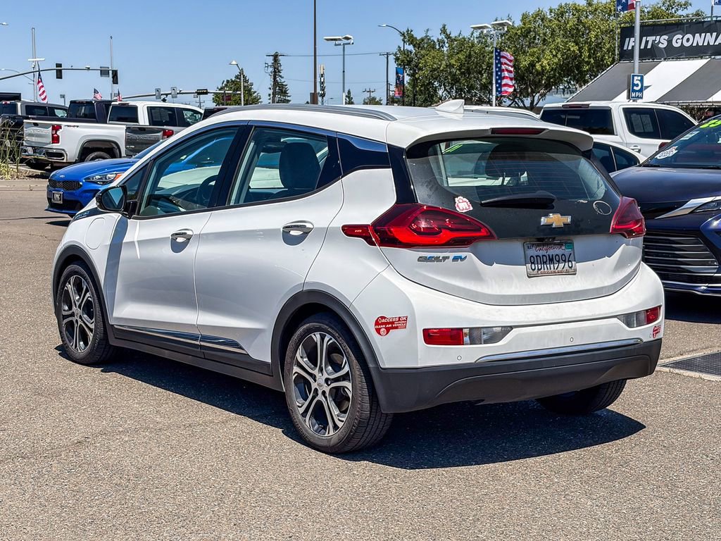 Used 2018 Chevrolet Bolt Premier w/ Driver Confidence II Package FWD image 2