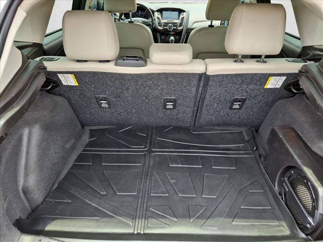 Used 2017 Ford Focus Titanium FWD image 6