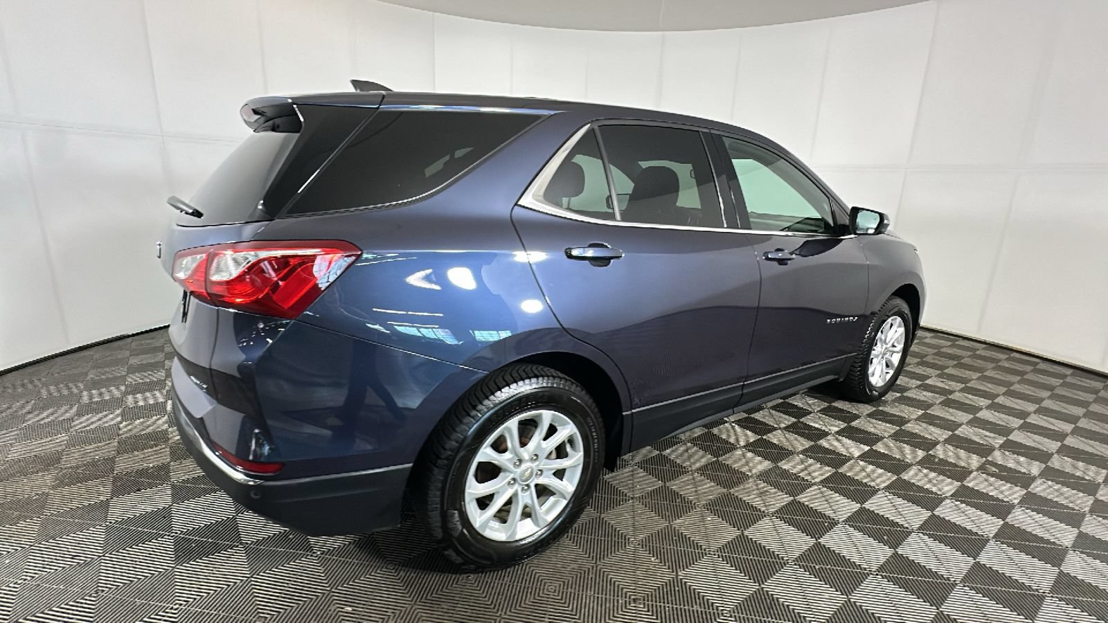 Used 2018 Chevrolet Equinox LT AWD/4WD image 3