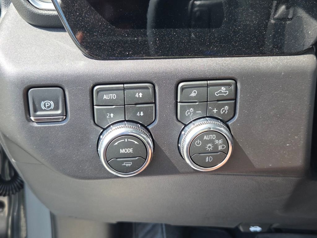New 2026 GMC Sierra 1500 SLT w/ SLT Premium Package AWD/4WD image 24