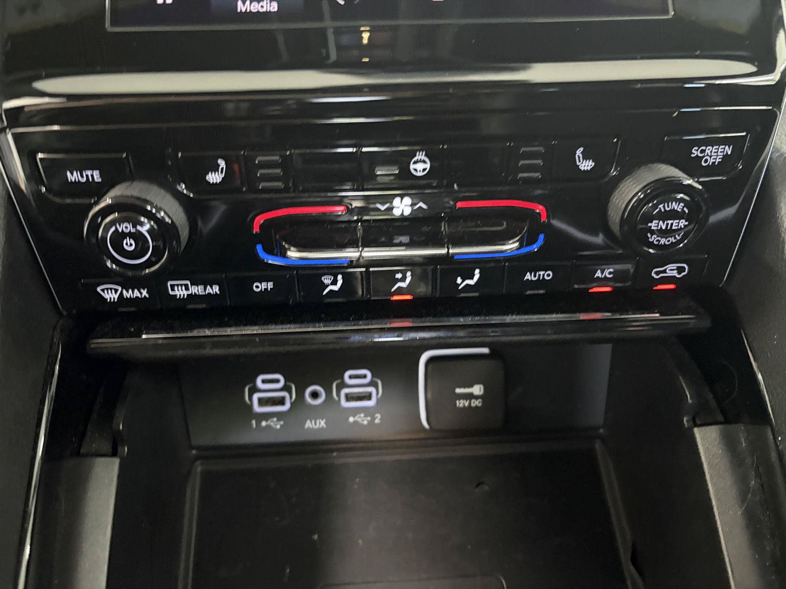 Used 2023 Jeep Grand Cherokee L Laredo AWD/4WD image 18