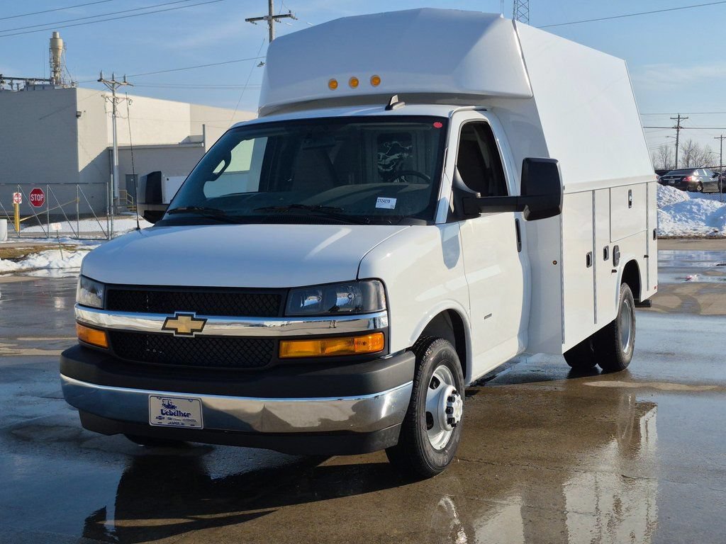 New 2025 Chevrolet Express 3500 w/ Power Convenience Package RWD image 3