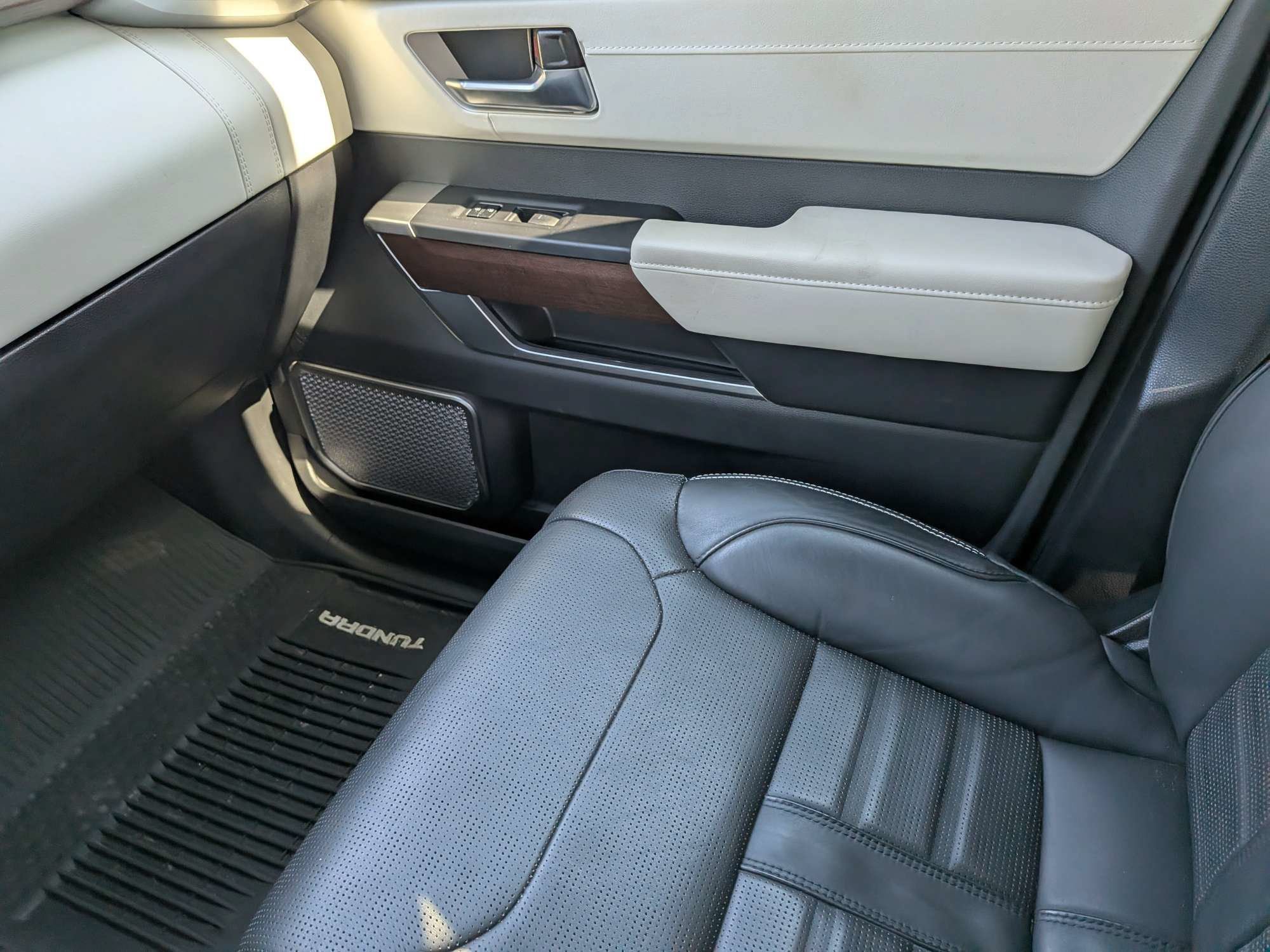 Used 2024 Toyota Tundra Capstone AWD/4WD image 18