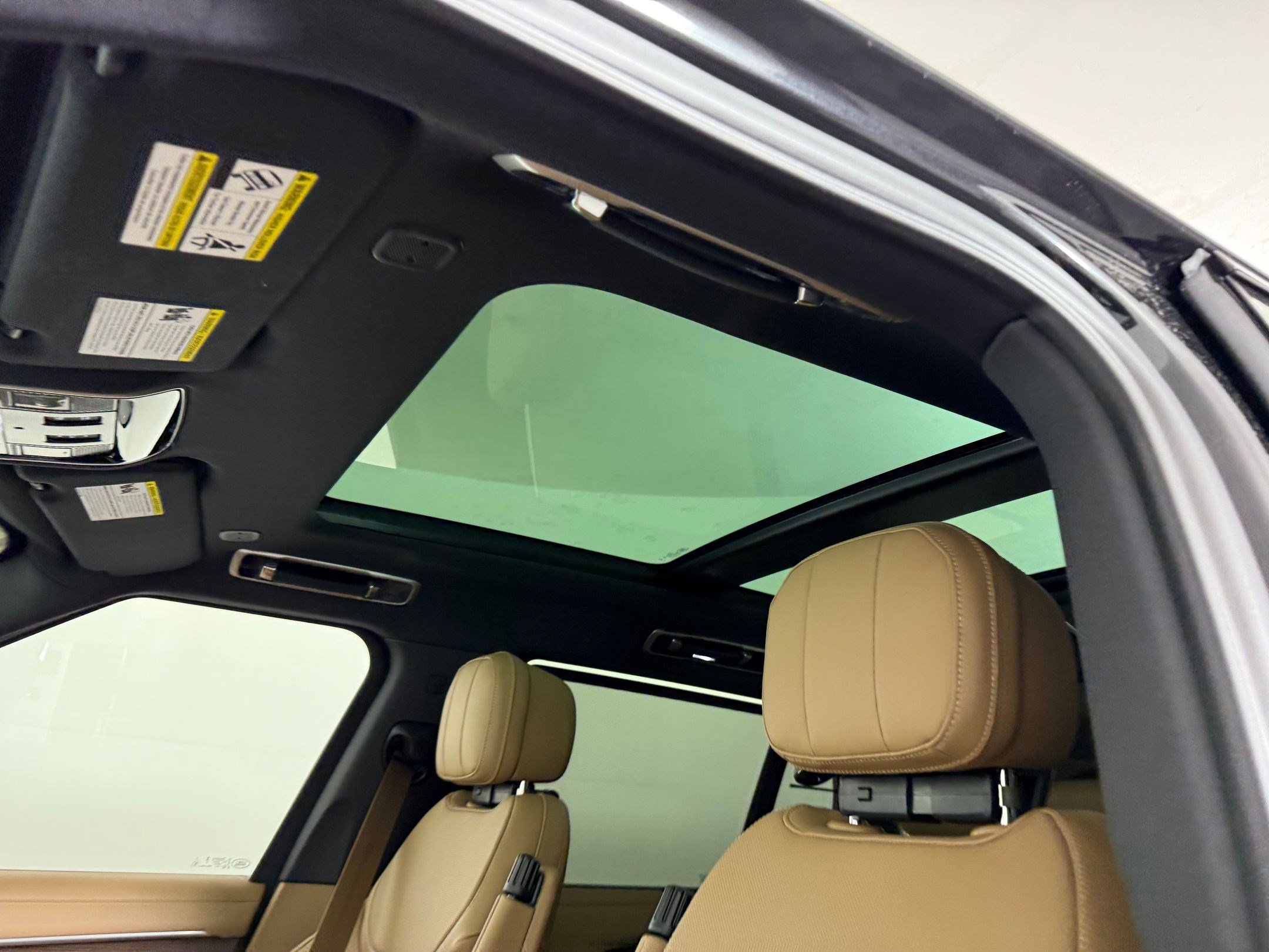 New 2026 Land Rover Range Rover Long Wheelbase SE image 16