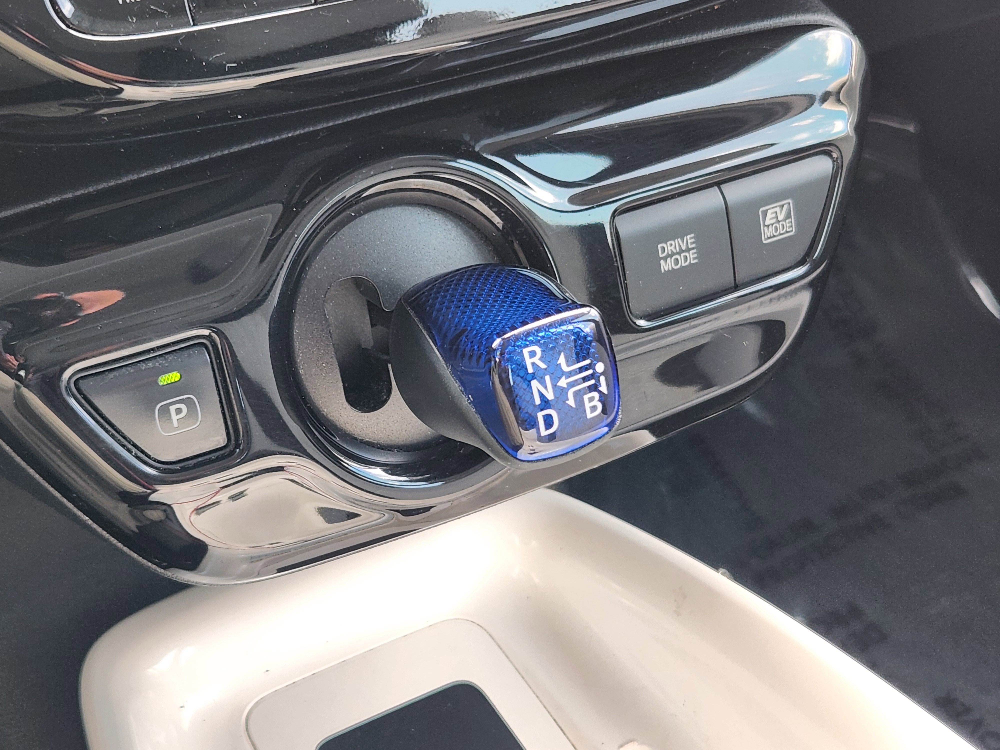 Used 2018 Toyota Prius Three w/ Advanced Technology Package FWD image 10