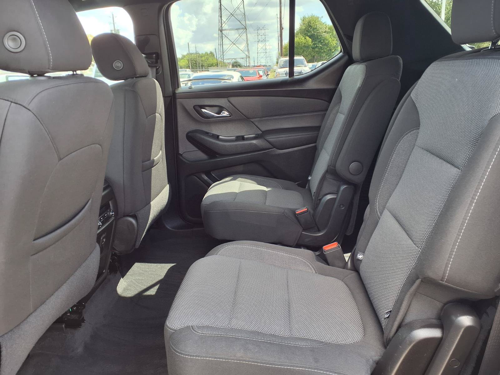 Used 2023 Chevrolet Traverse LT FWD image 18