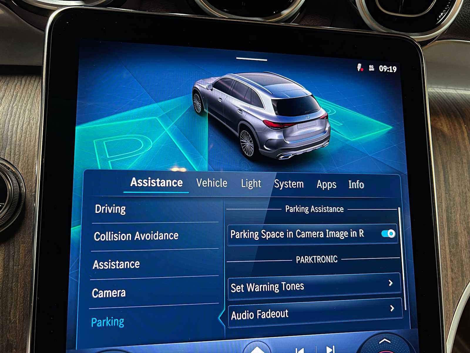 Used 2026 Mercedes-Benz GLC 300 4MATIC image 39