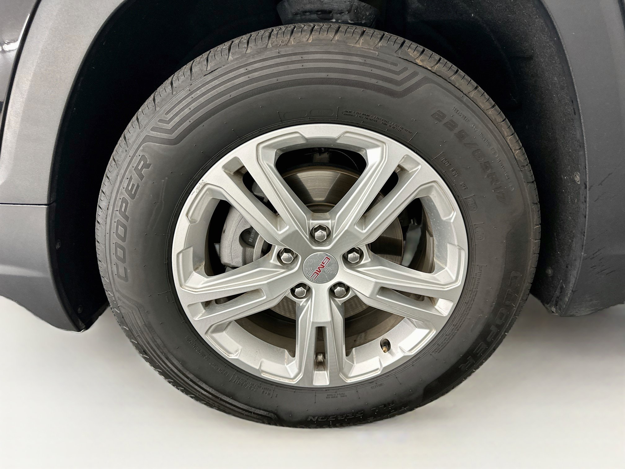 Used 2024 GMC Terrain SLE AWD/4WD image 35