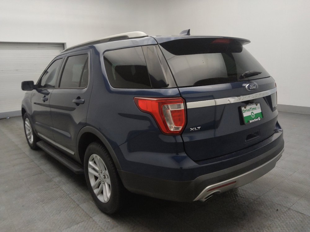 Used 2017 Ford Explorer XLT w/ Equipment Group 201A FWD image 5
