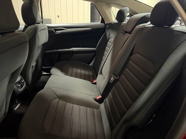 Used 2020 Ford Fusion SE FWD image 17