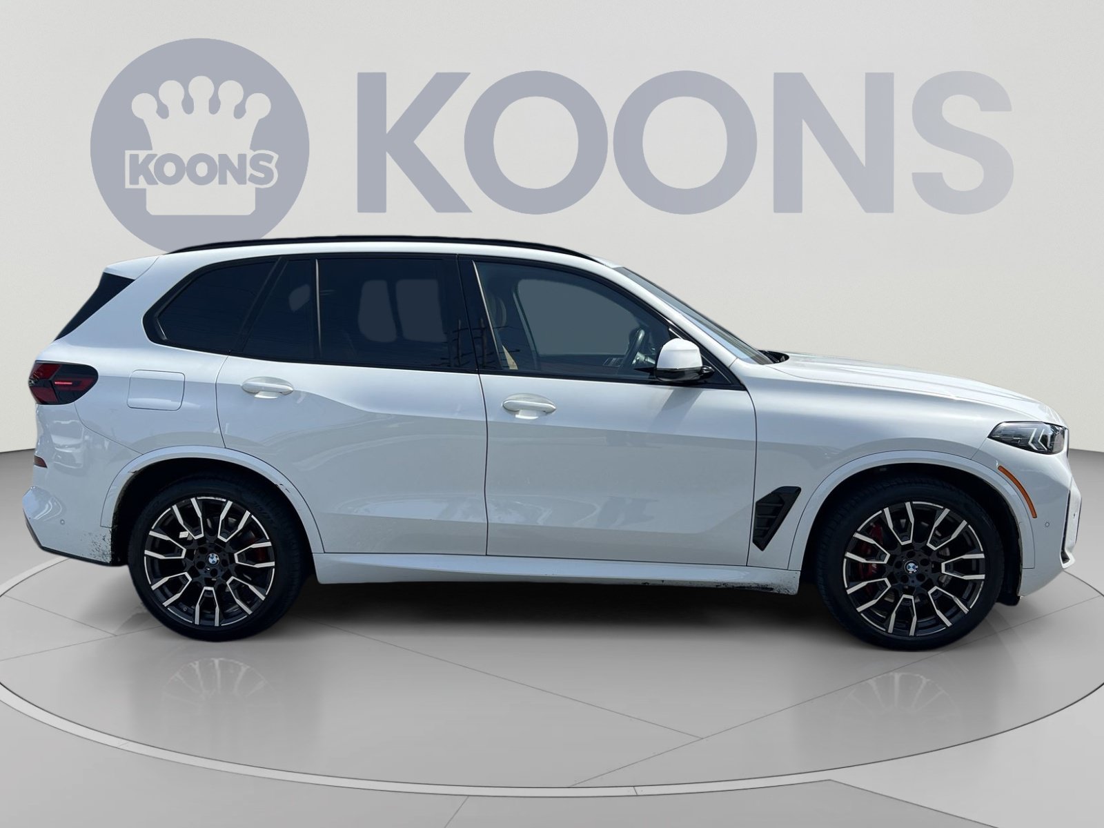 Used 2024 BMW X5 xDrive40i w/ M Sport Package AWD/4WD image 8