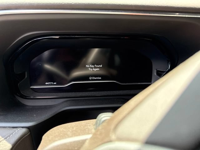 Used 2023 GMC Yukon Denali w/ Denali Reserve Package AWD/4WD image 4