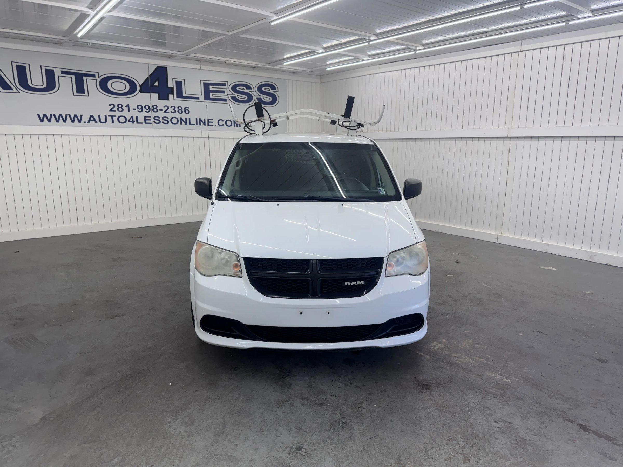 Used 2014 RAM C/V Tradesman w/ UConnect Hands-Free Group image 2