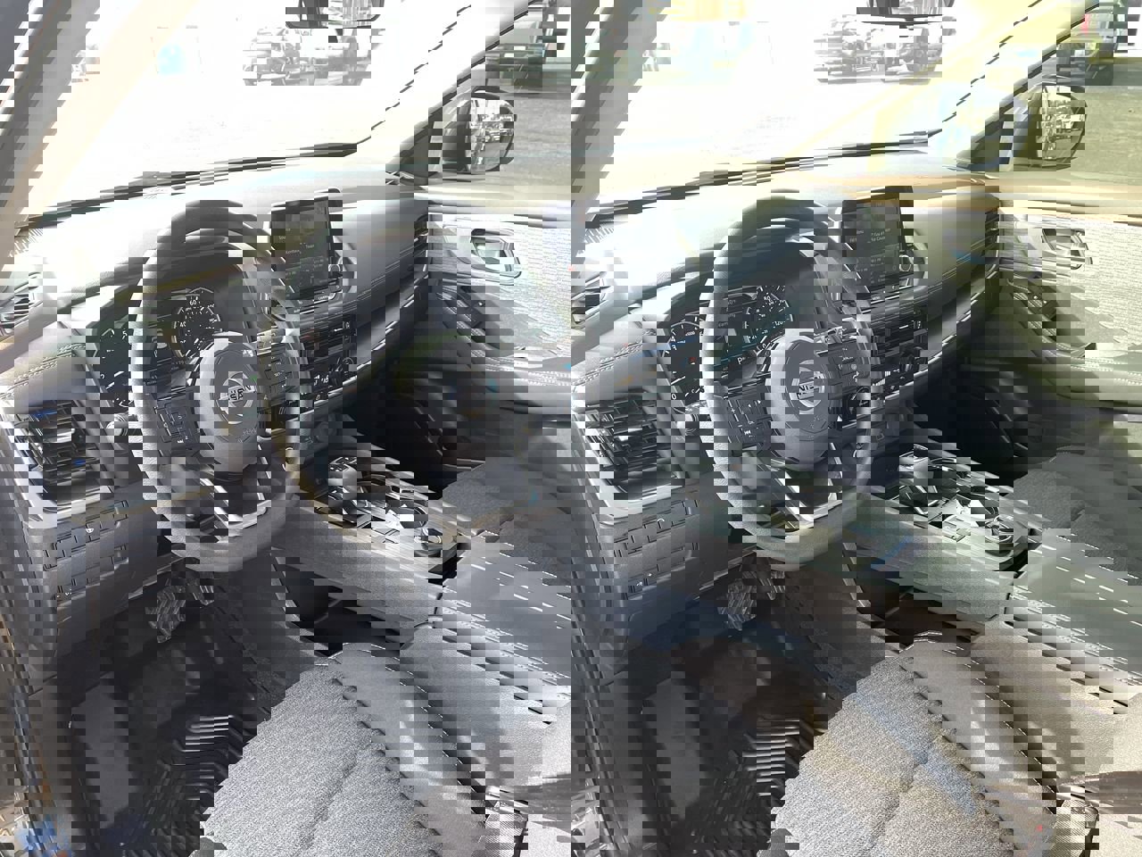 Used 2021 Nissan Rogue SV image 10