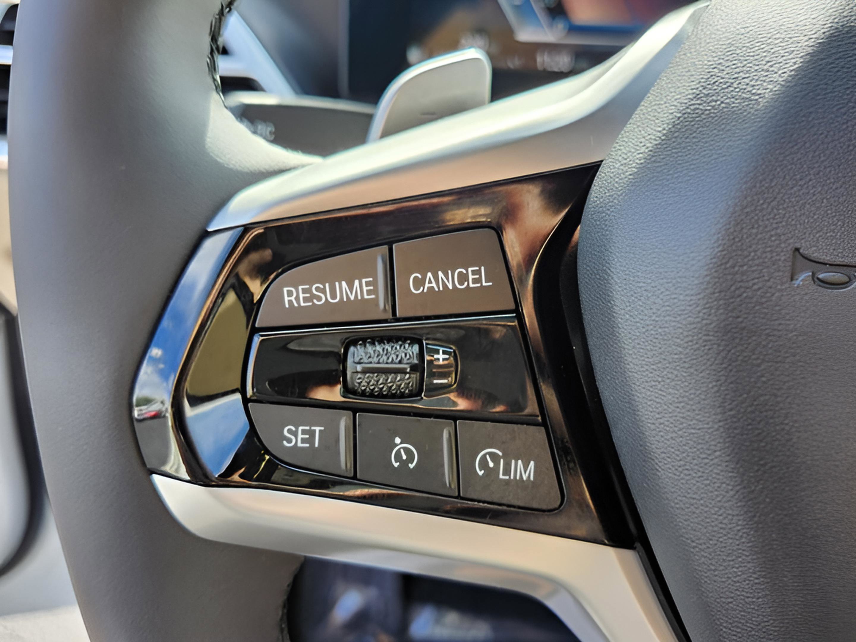 Certified 2025 BMW 330i Sedan w/ Premium Package image 30