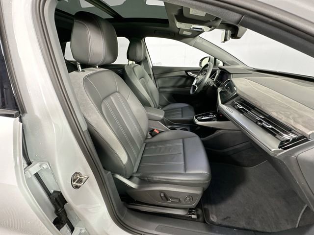 Used 2025 Audi Q4 e-tron Premium w/ Convenience Package image 29