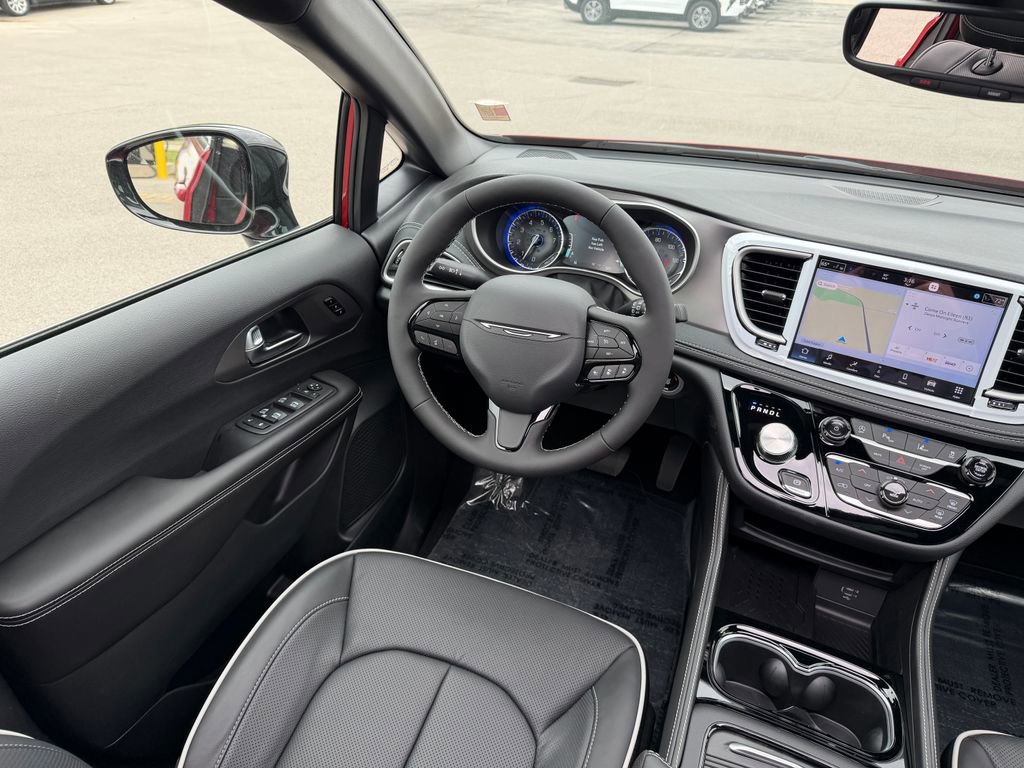 New 2027 Chrysler Pacifica Limited AWD/4WD image 20