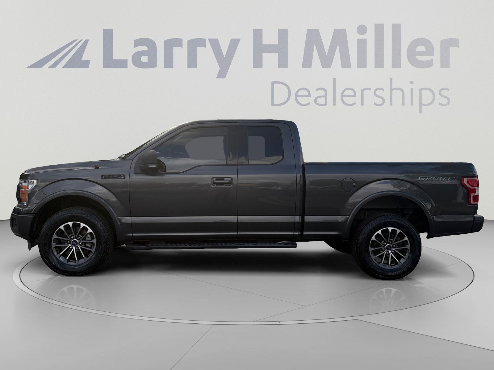 Used 2018 Ford F150 XLT w/ Equipment Group 302A Luxury AWD/4WD image 2