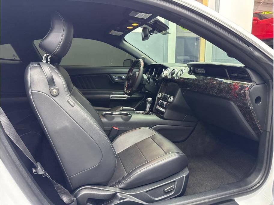 Used 2015 Ford Mustang GT Premium w/ Equipment Group 401A RWD image 17