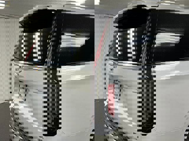 Certified 2023 Cadillac Escalade Premium Luxury image 11