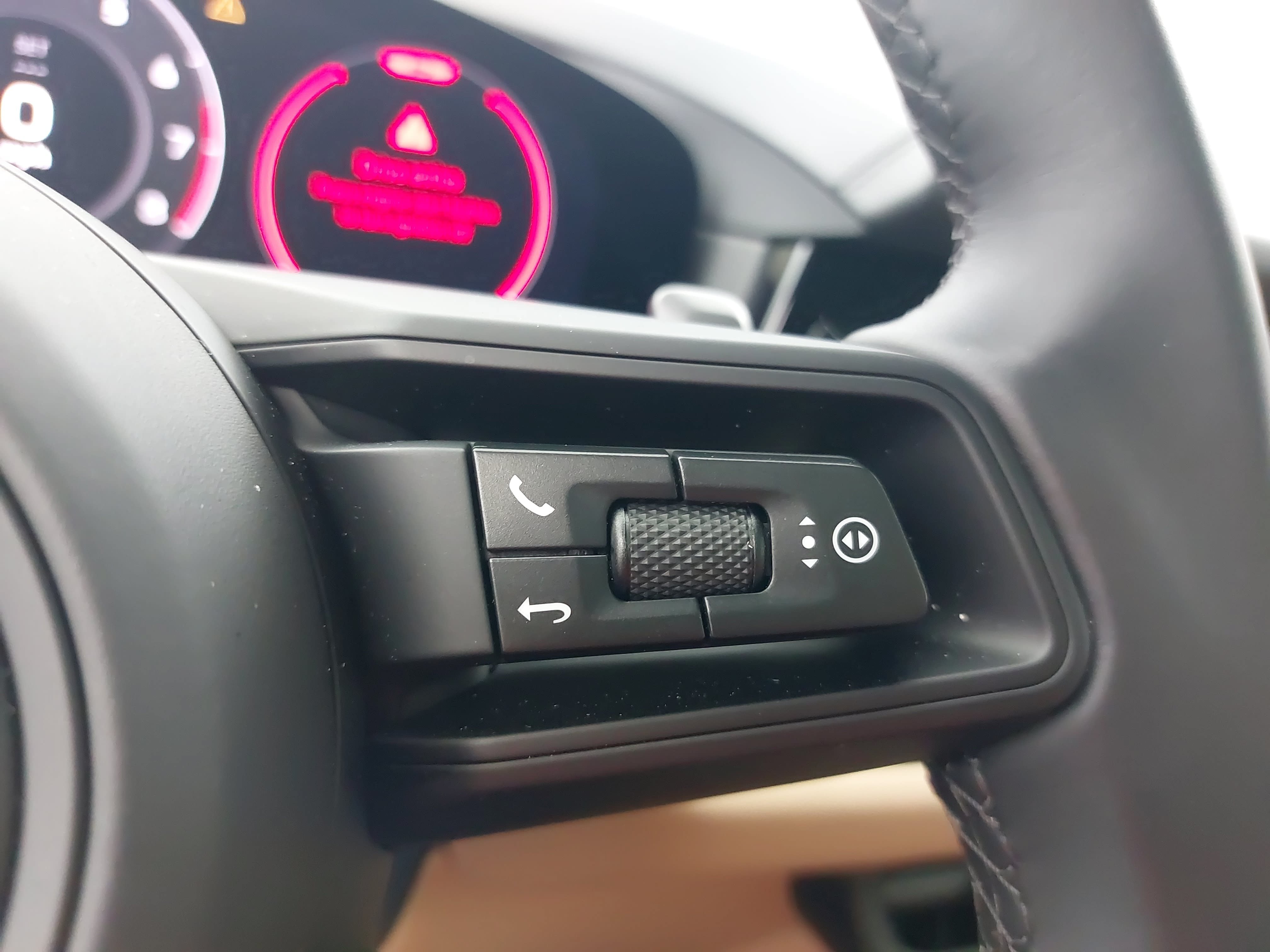 Certified 2026 Porsche Cayenne AWD/4WD image 20
