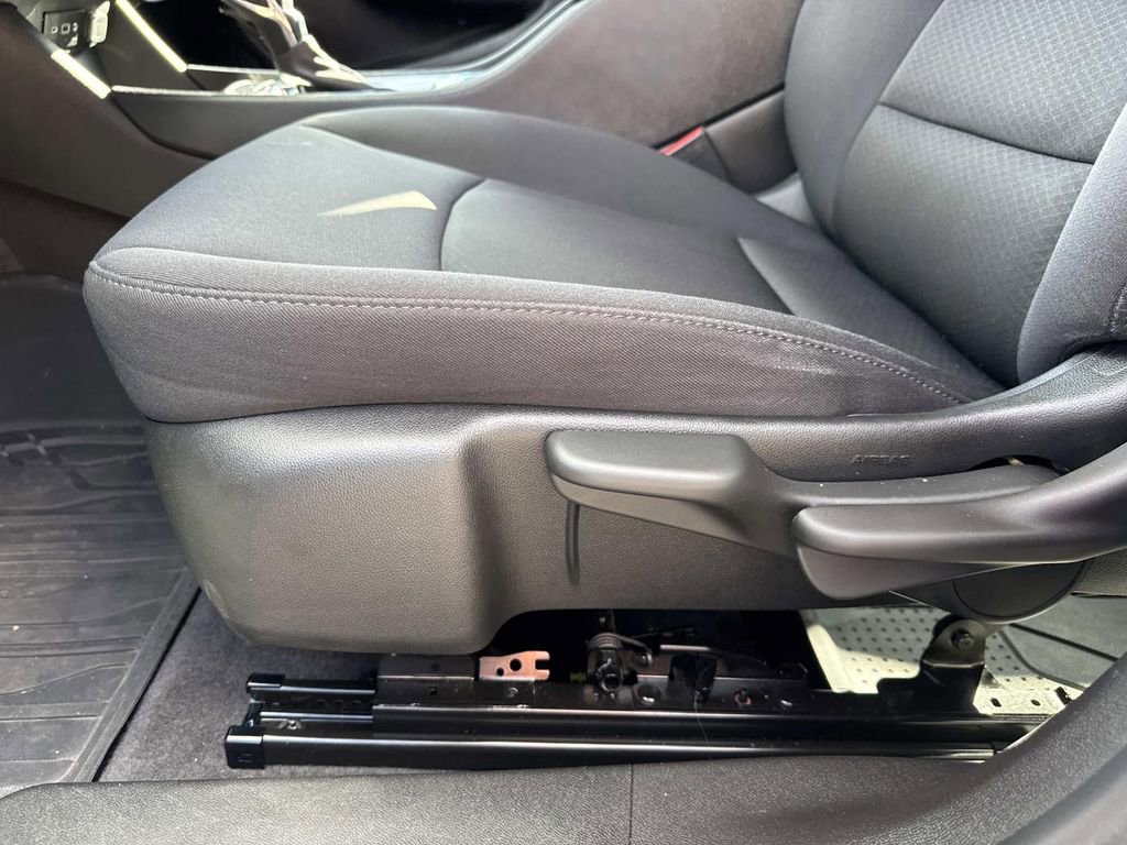 Used 2023 Chevrolet Malibu LS image 18