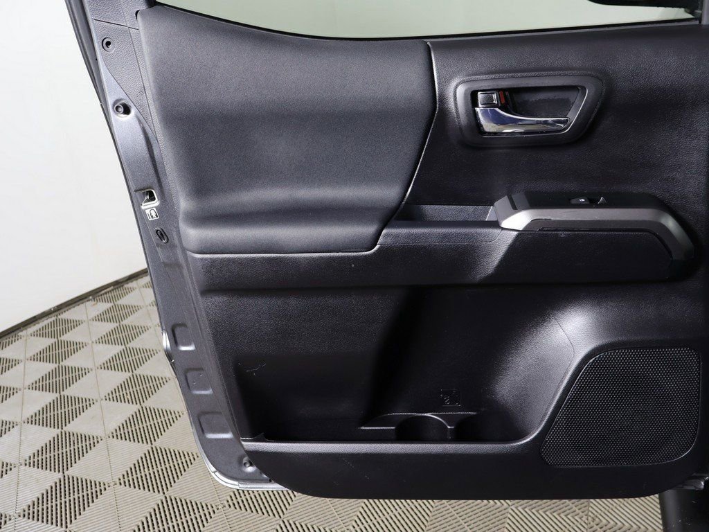 Used 2019 Toyota Tacoma TRD Off-Road image 20