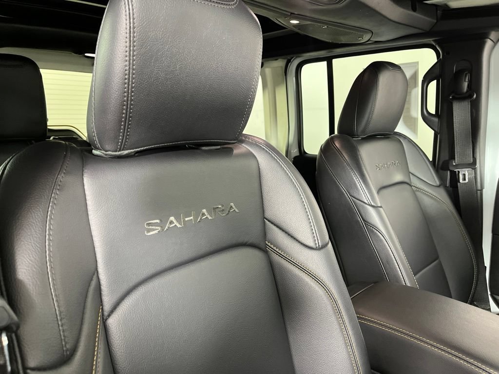 Used 2024 Jeep Wrangler Unlimited Sahara AWD/4WD image 6