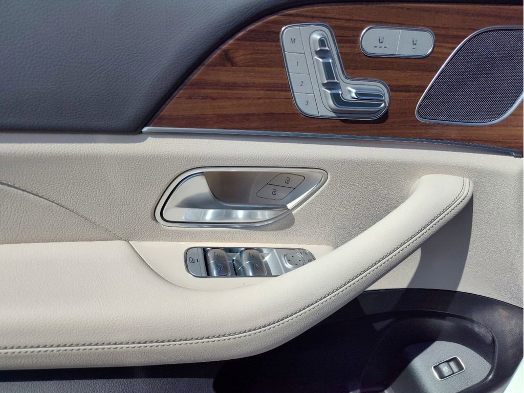 Used 2025 Mercedes-Benz GLE 350 4MATIC image 10