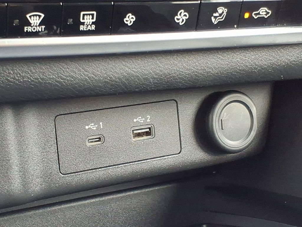 Used 2021 Nissan Rogue SV image 19