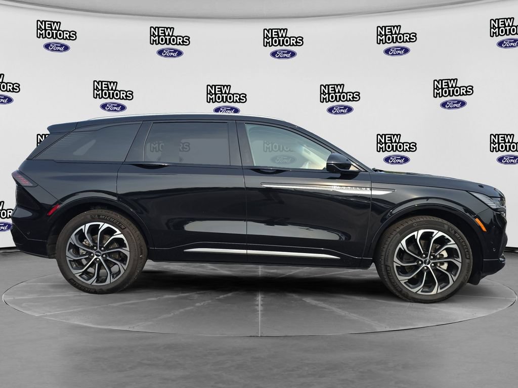 Used 2024 Lincoln Nautilus Reserve w/ Equipment Group 202A AWD/4WD image 16