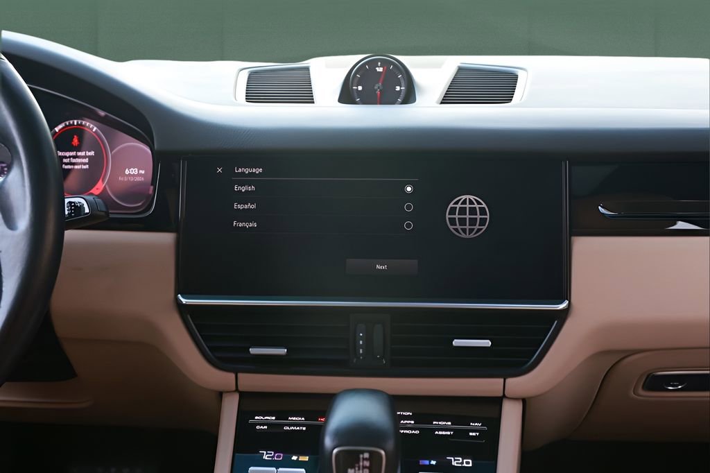 Used 2023 Porsche Cayenne image 33