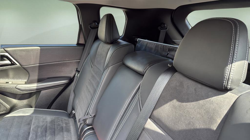 Used 2023 Mitsubishi Outlander SE Black Edition image 16
