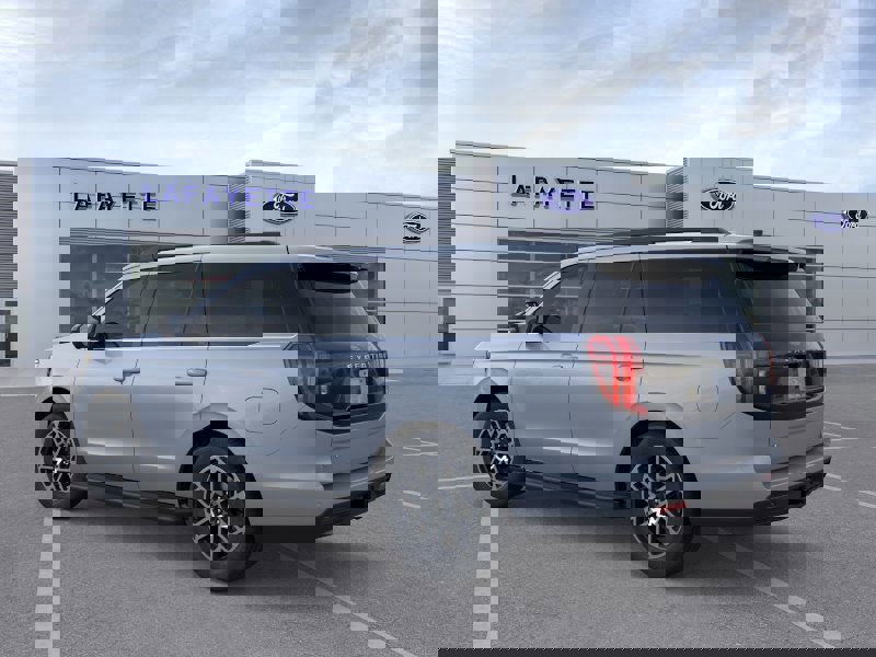 New 2026 Ford Expedition Active image 4