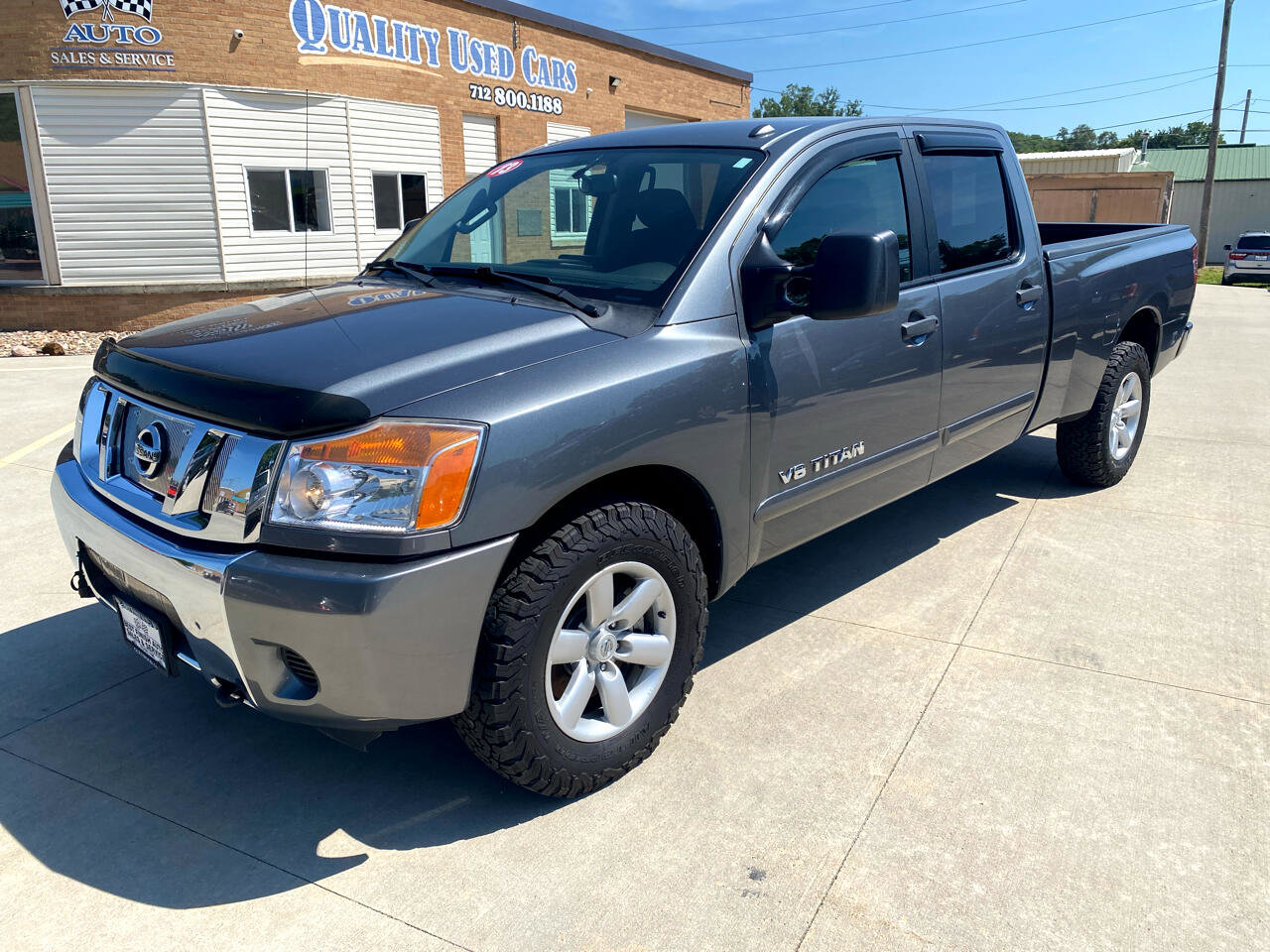 Used 2013 Nissan Titan SV image 2